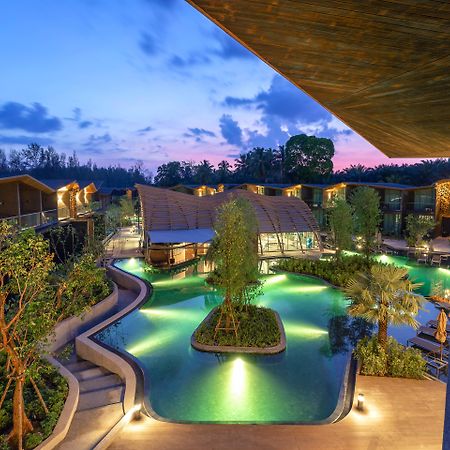 Kalima Resort And Villas Khao Lak Bagian luar foto The resort at night