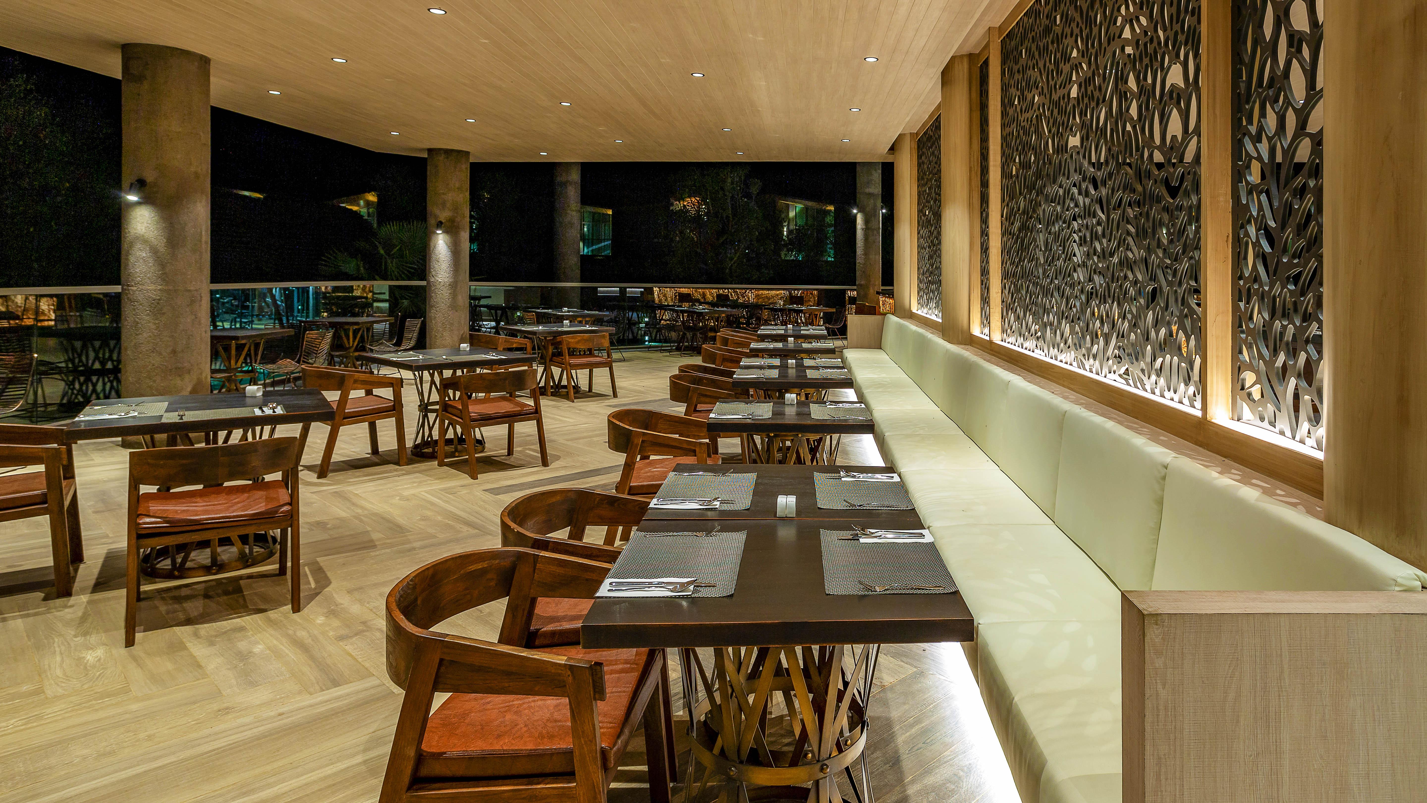 Kalima Resort And Villas Khao Lak Bagian luar foto The interior of the restaurant
